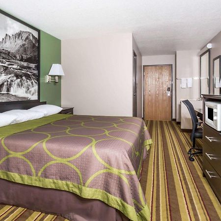 Super 8 By Wyndham Rock Springs Hotel Exterior photo
