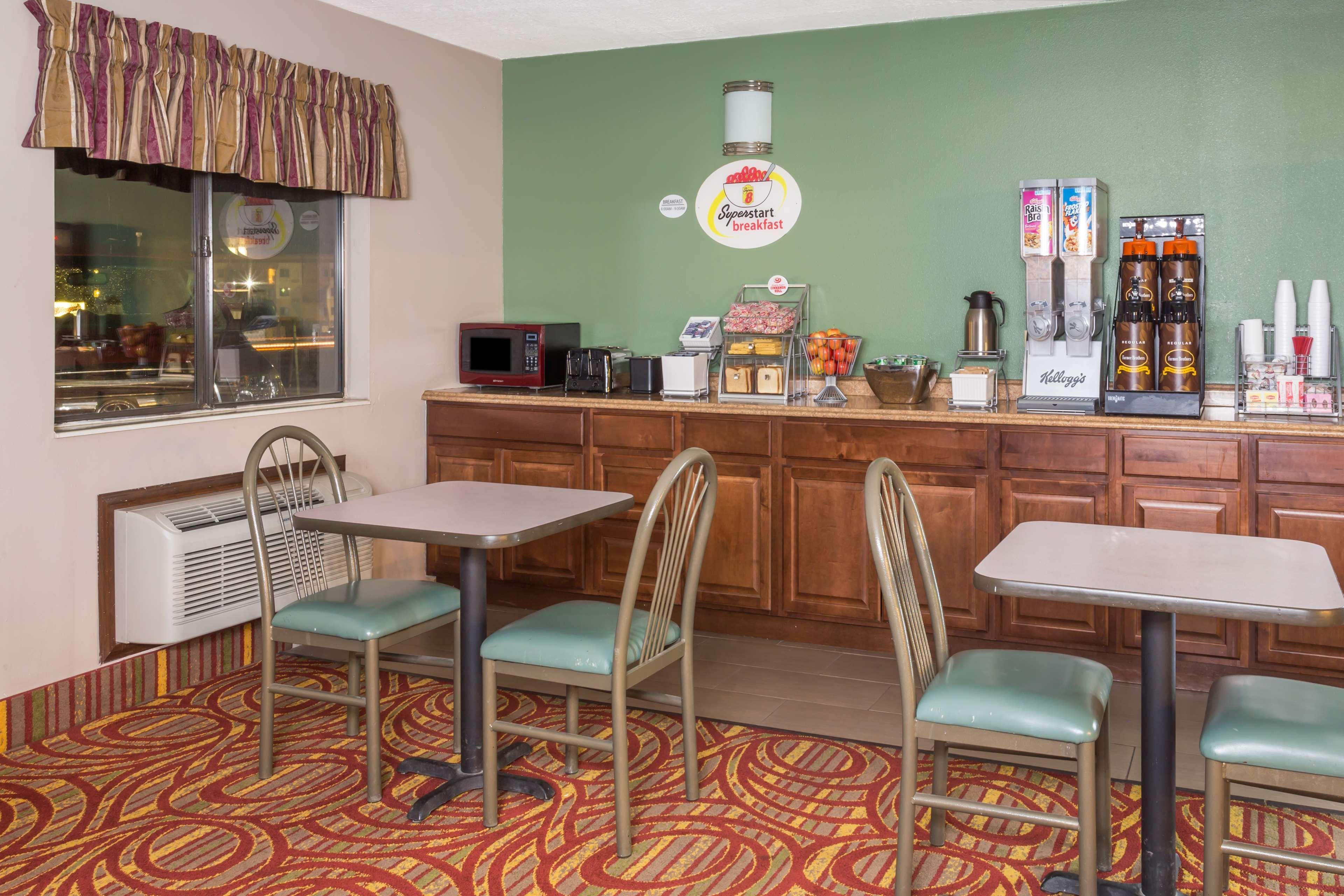 Super 8 By Wyndham Rock Springs Hotel Exterior photo
