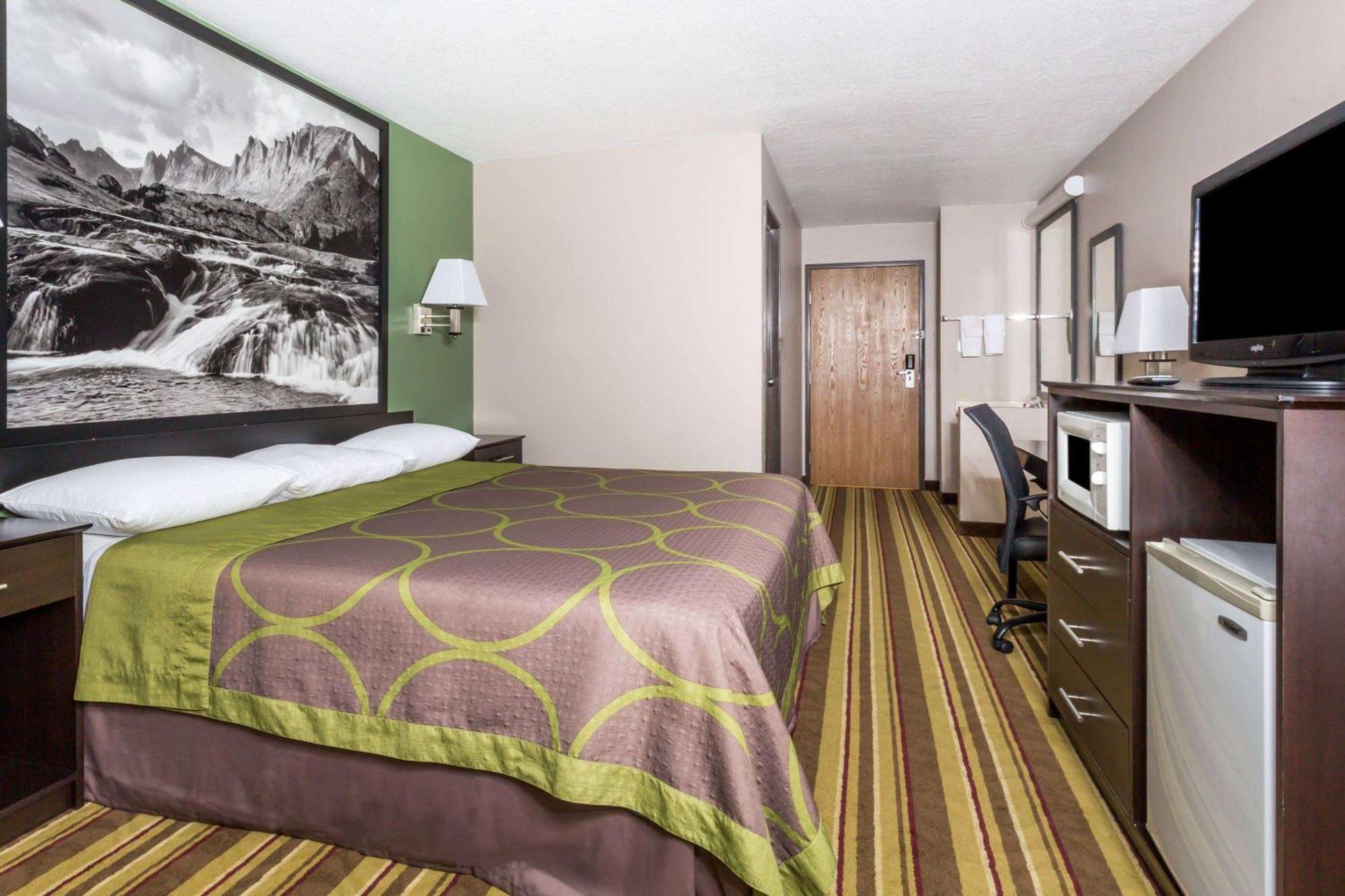 Super 8 By Wyndham Rock Springs Hotel Exterior photo
