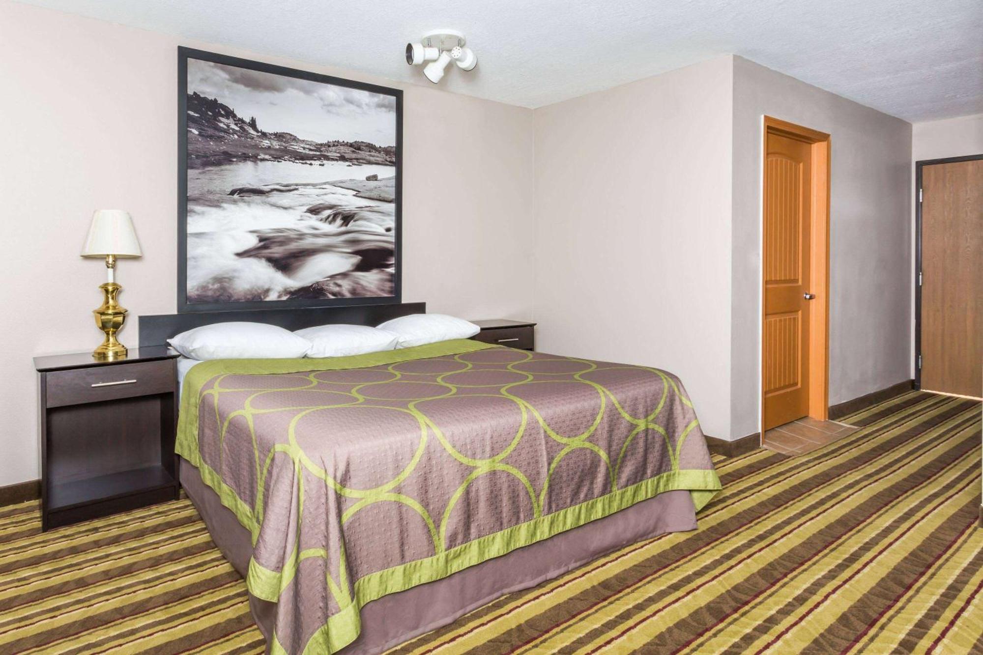 Super 8 By Wyndham Rock Springs Hotel Exterior photo